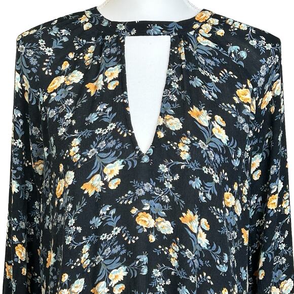 American Eagle Blouse Size Small Keyhole Neck Black Cream Floral Button Back Top - Picture 2 of 11